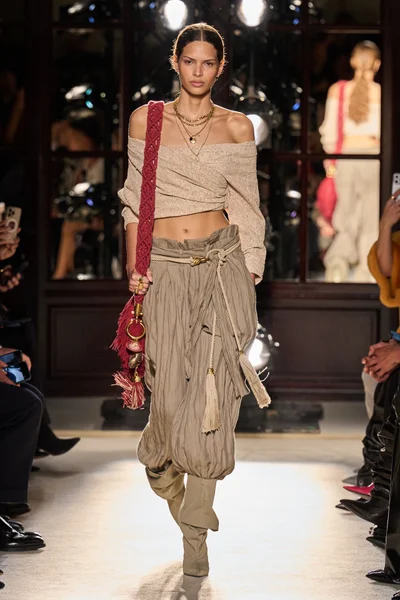 Look 14